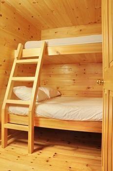 Отель Camping & Chalets De La Demi-Lieue Сен-Жан-Пор-Жоли Экстерьер фото