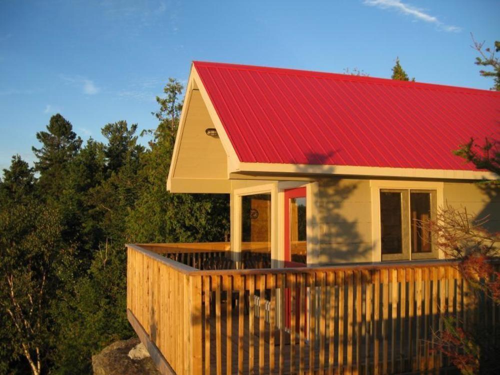 Отель Camping & Chalets De La Demi-Lieue Сен-Жан-Пор-Жоли Экстерьер фото